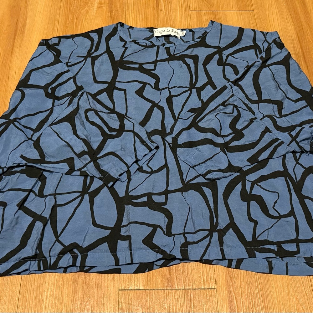 Elegant Blue and Black Patterned Blouse
